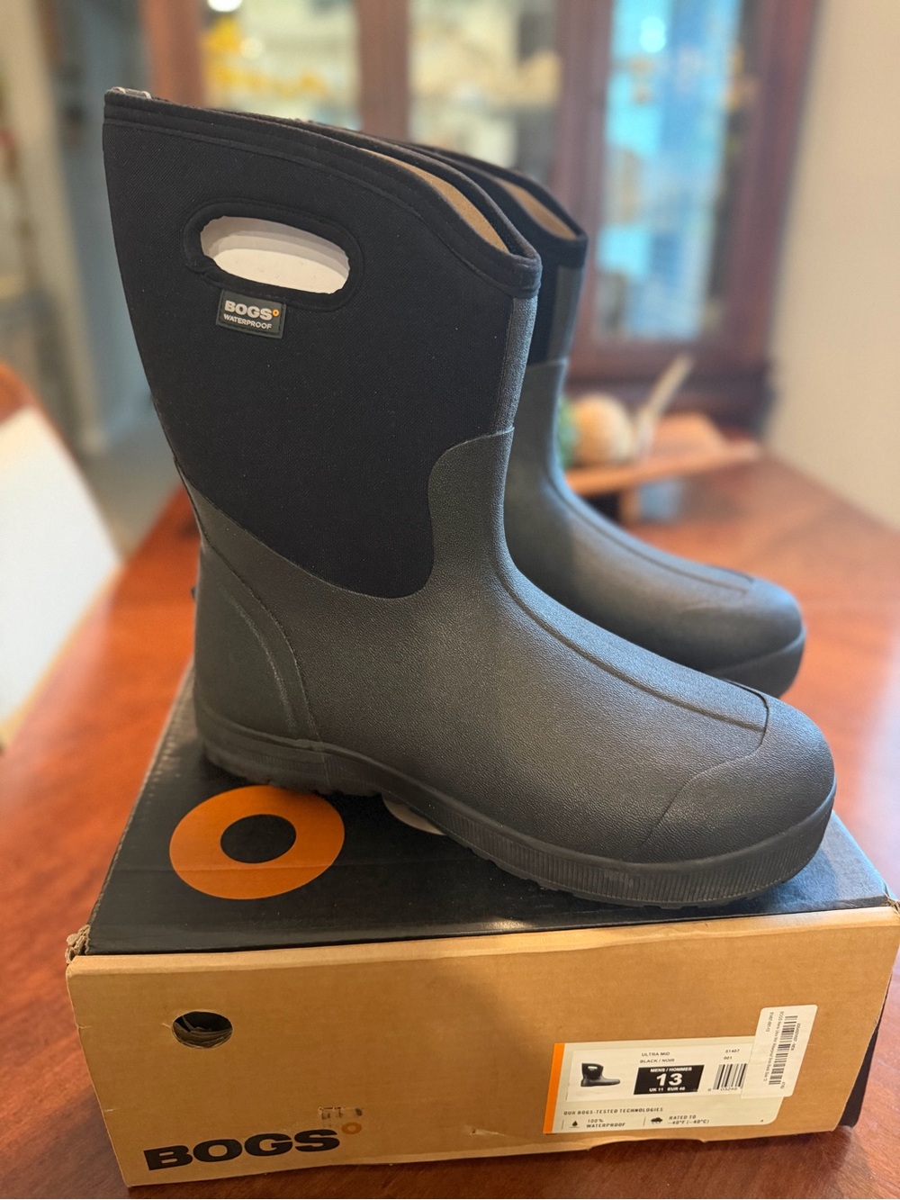 New Mens Bogs Ultra Mid black in Box  ~ size 13